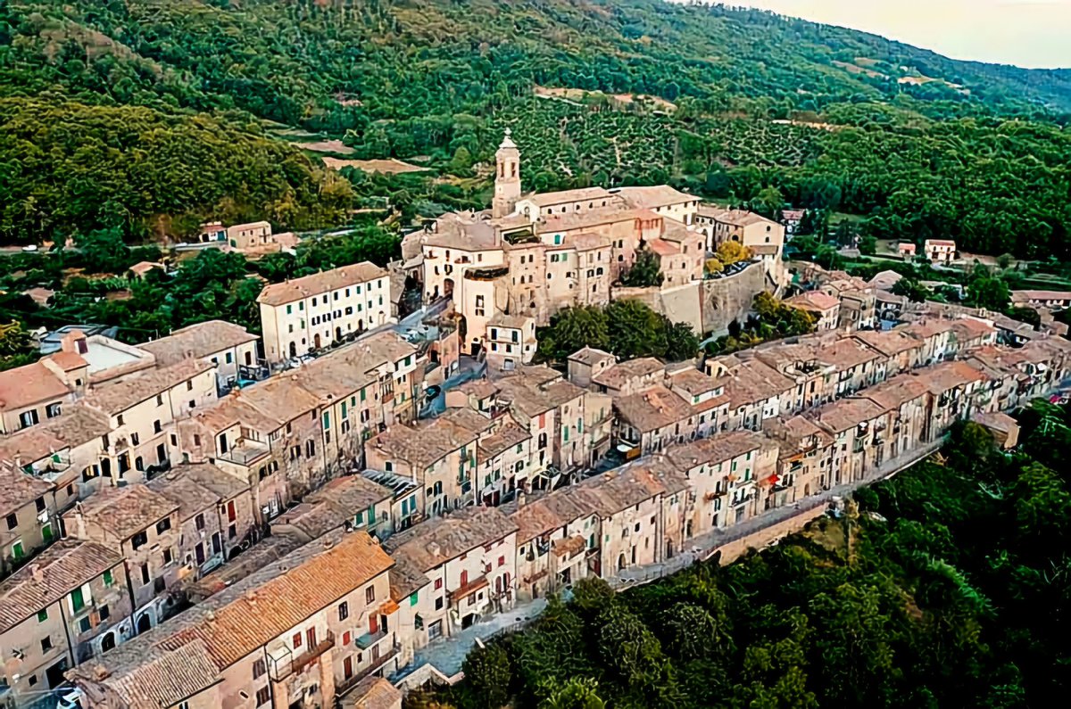 PetrelliFlavia's tweet photo. Borghi d'Italia:#Latera in provincia di Viterbo ☺️ https://t.co/BW6VfZvYRG