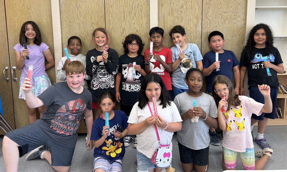 RachelMachnicki's tweet image. Happy National Freezie Day! 
#ASPIRELRSD @frontenacLRSD @archwoodLRSD
@vanierLRSD 
@marionLRSD