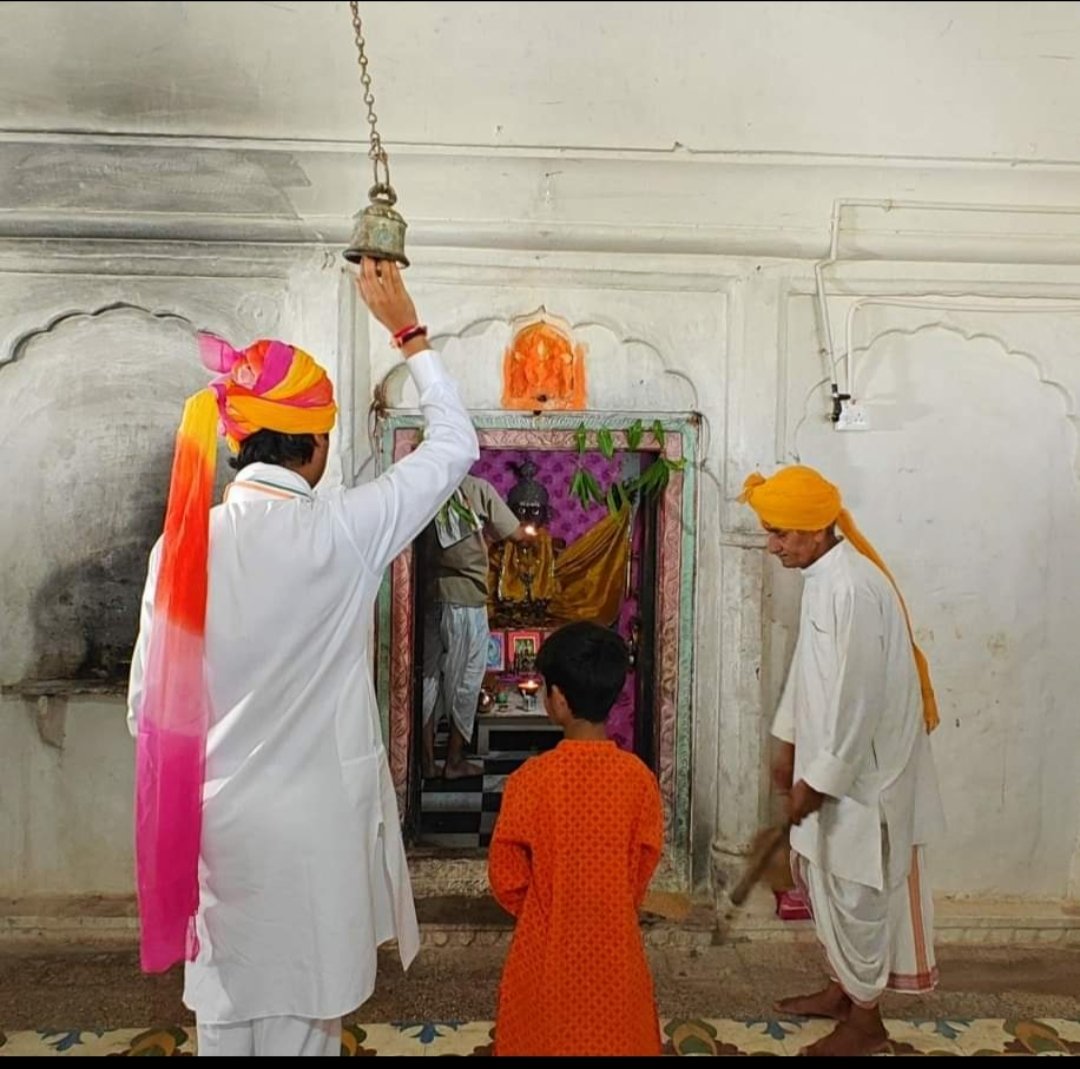 tamarsingh1's tweet image. भगवान श्री राघोजी महाराज के परम् सेवक राघौगढ़ हिन्दूपथ युवराज लोकप्रिय विधायक पूर्व कैबिनेट मंत्री हुकुम श्री जयवर्द्धन सिंह जी को जन्मदिवस की हार्दिक बधाई एवं शुभकामनाएं। 💐🎂

#JaivardhanSingh
#Happy_Birthday_Hkm

@digvijaya_28 
@JVSinghINC 
@INCMP 
@IYCMadhya