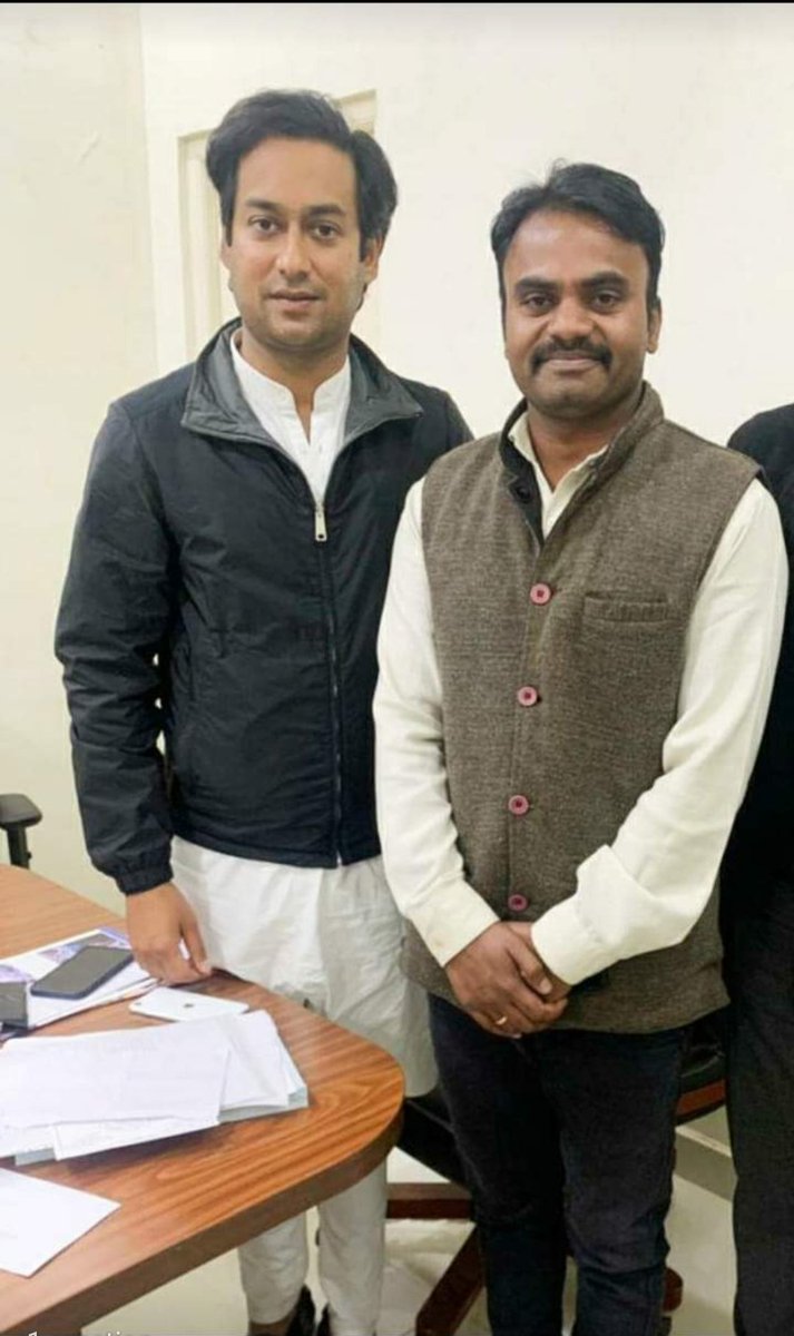 tamarsingh1's tweet image. भगवान श्री राघोजी महाराज के परम् सेवक राघौगढ़ हिन्दूपथ युवराज लोकप्रिय विधायक पूर्व कैबिनेट मंत्री हुकुम श्री जयवर्द्धन सिंह जी को जन्मदिवस की हार्दिक बधाई एवं शुभकामनाएं। 💐🎂

#JaivardhanSingh
#Happy_Birthday_Hkm

@digvijaya_28 
@JVSinghINC 
@INCMP 
@IYCMadhya