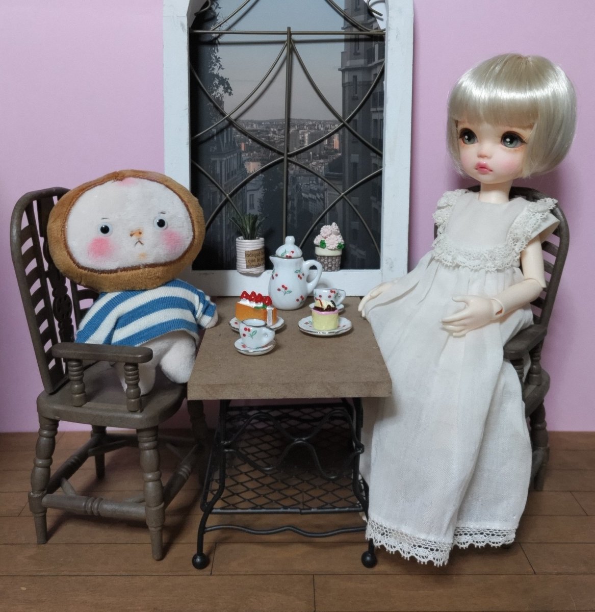 yurimn2310's tweet photo. おフランスパン生まれのモナモちゃんとおフランスでティータイムですわねコマンタレブー

＃モナモちゃん
（あのに堂さん@Chokota_aorikka）
＃imda　
＃imda2.2 https://t.co/DEOapRZ8fj