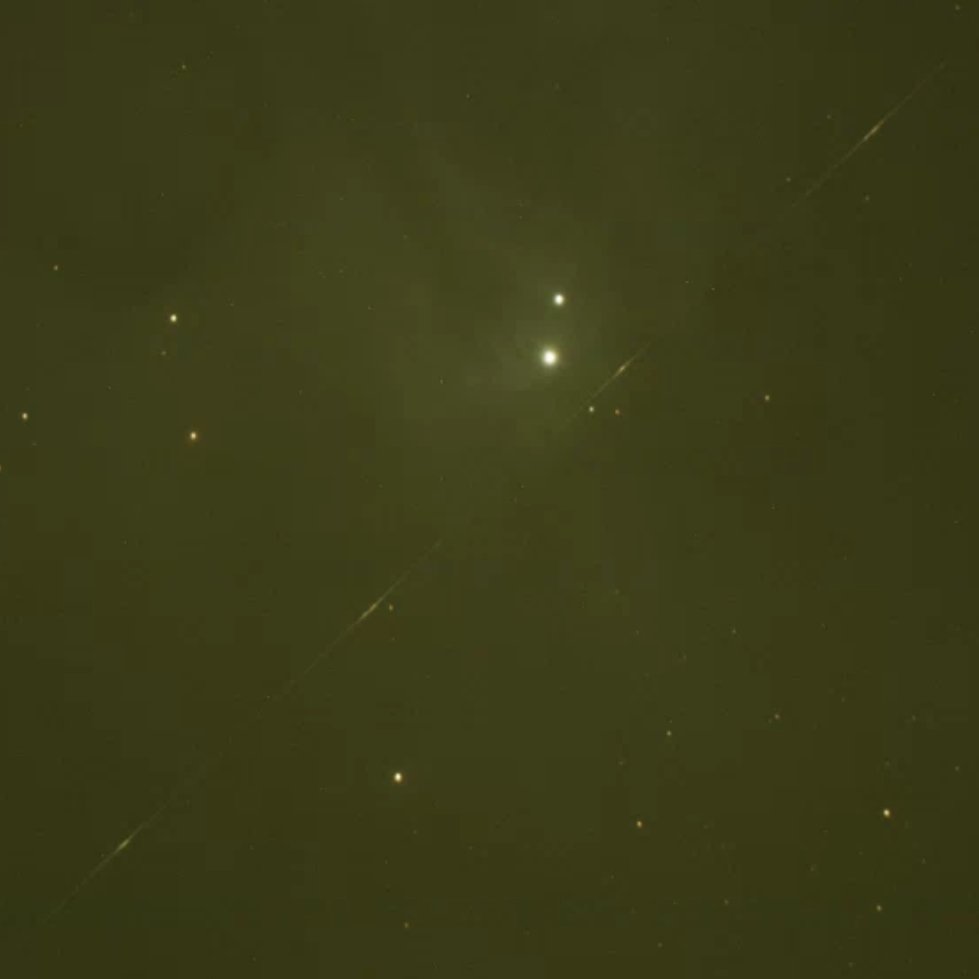 quarkmarc's tweet image. I love seeing corpses of ancient space relics drifting through my telescope's field of view! This thing must be OUT THERE, tumbling away forever. #spaceJunk