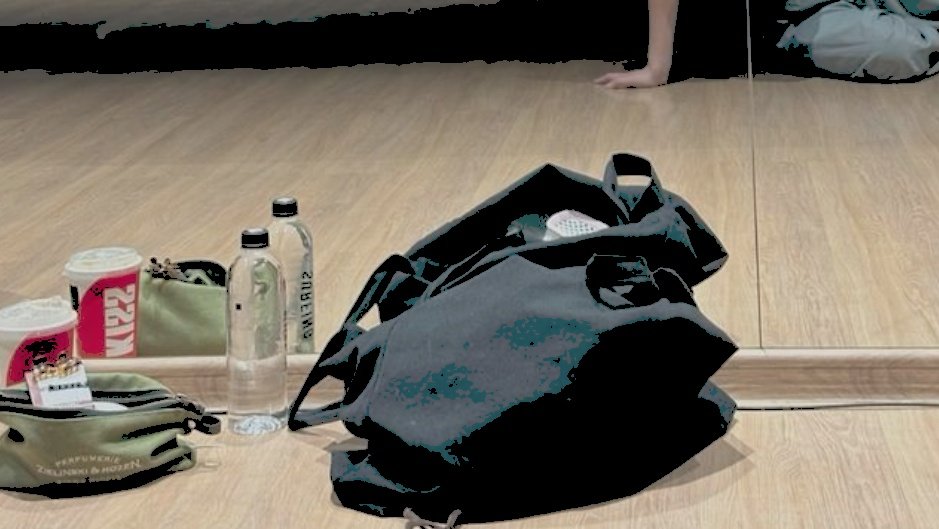 📍댄스 스튜디오 ㅎㅎ I've been bed rotting these days so I decided to move around today. 좋은 오후에요, 친구들! 춤출 시간이다~ 💃🏻