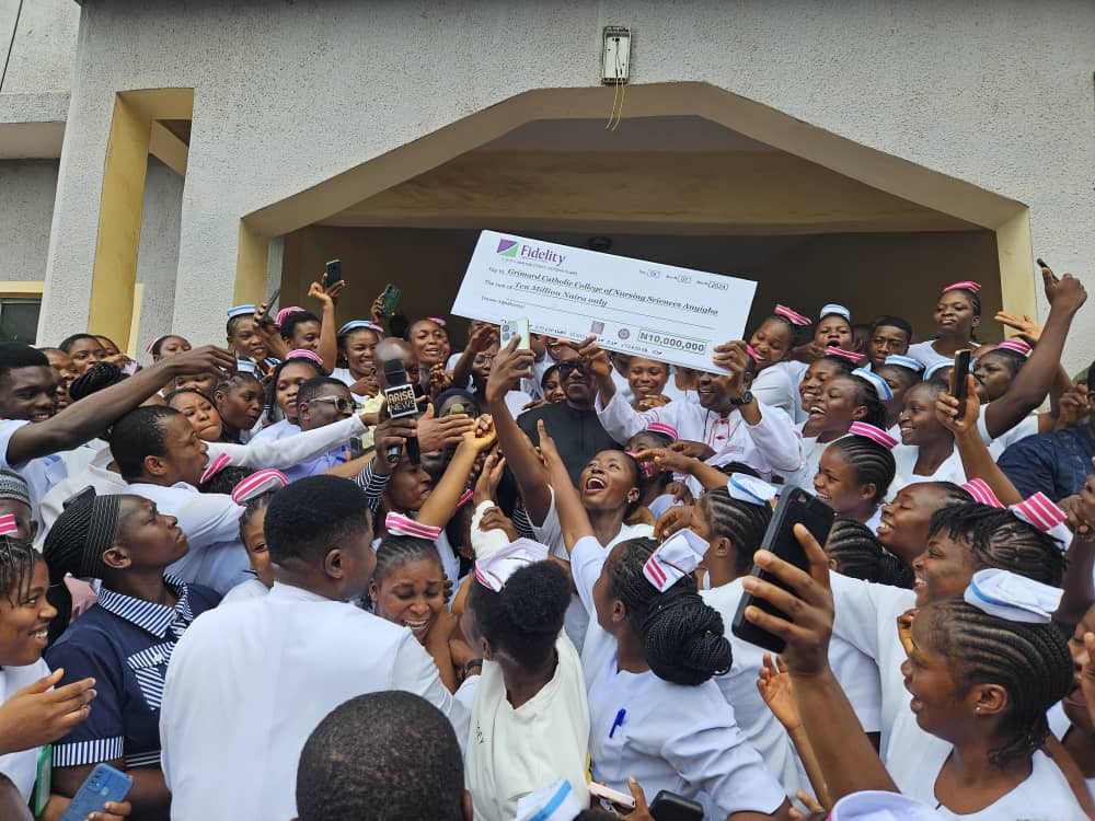 In my continued commitment to building a better nation through investing in the critical areas of human and national development; health and education, yesterday, I visited the Grimard College of Nursing Sciences, Anyigba, Kogi State, where I gave them my support of N10 million.
