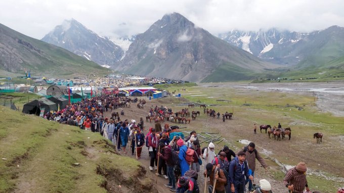 GulistanNewsTV's tweet photo. #NorthernArmyCommander reviews #logistics, #security preparedness for #ShriAmarnathjiYatra
@adgpi
@NorthernComd_IA
@ChinarcorpsIA
@ShriSasb https://t.co/xp0LMFGOck