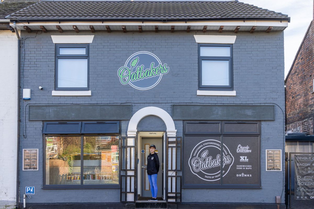 mixdevil66's tweet photo. #DavidFletcher has an ongoing love for the #StaffordshireOatcake, a local delicacy of Stoke-on-Trent that he wanted to pay homage to in a new #photography series. https://t.co/bOJBsvI3J1 https://t.co/bjksXkAtZz