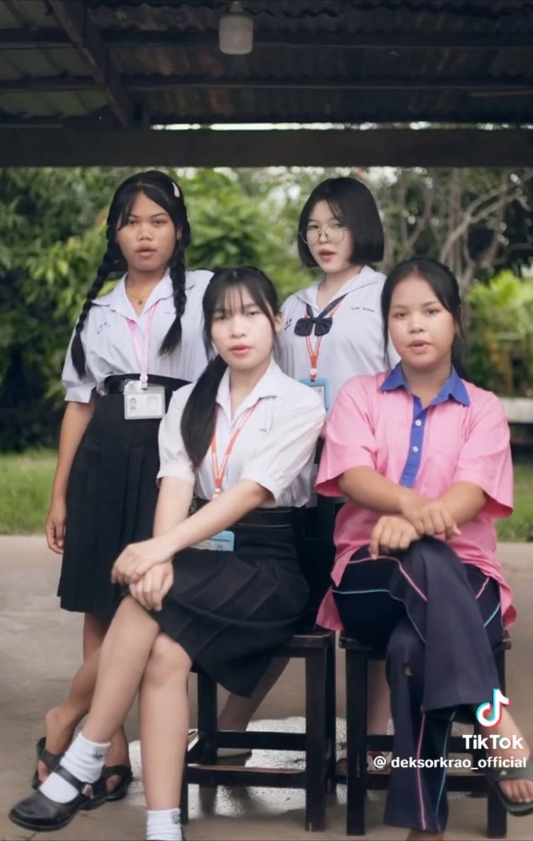 Thaireactionvid's tweet photo. เด็กเซาะกราวโตแล้วเว่อคุณแม่ จากดาวเอมวี 4 ddu ในวันนั้น กูรู้สึกว่าตัวเองแก่ขึ้นมาเลย https://t.co/gC32uFhg82