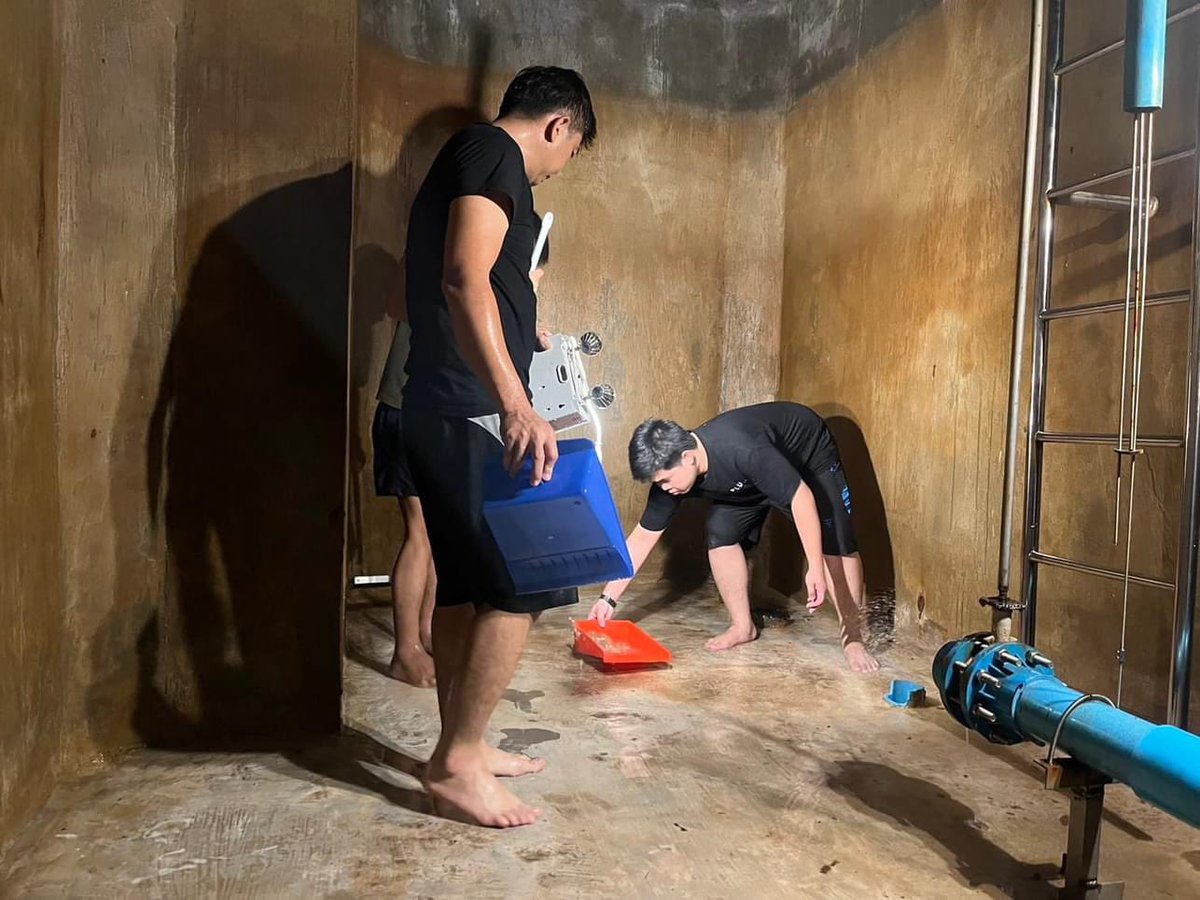 anukulrat's tweet photo. การล้างถังน้ำดีในอาคารเป็นเรื่องที่สำคัญ เพราะเกี่ยวข้องกับสุขอนามัย และคุณภาพชีวิตที่ดีของลูกบ้าน ทีมพลัสพร็อพเพอร์ตี้ไม่เคยมองข้ามสิ่งเหล่านี้ จึงได้บรรจุอยู่ในแผนกำหนดการของการบริหารอาคารอย่างสม่ำเสมอ #PlusPropertyTH #น้ำประปาสะอาด https://t.co/XVvycWIsow