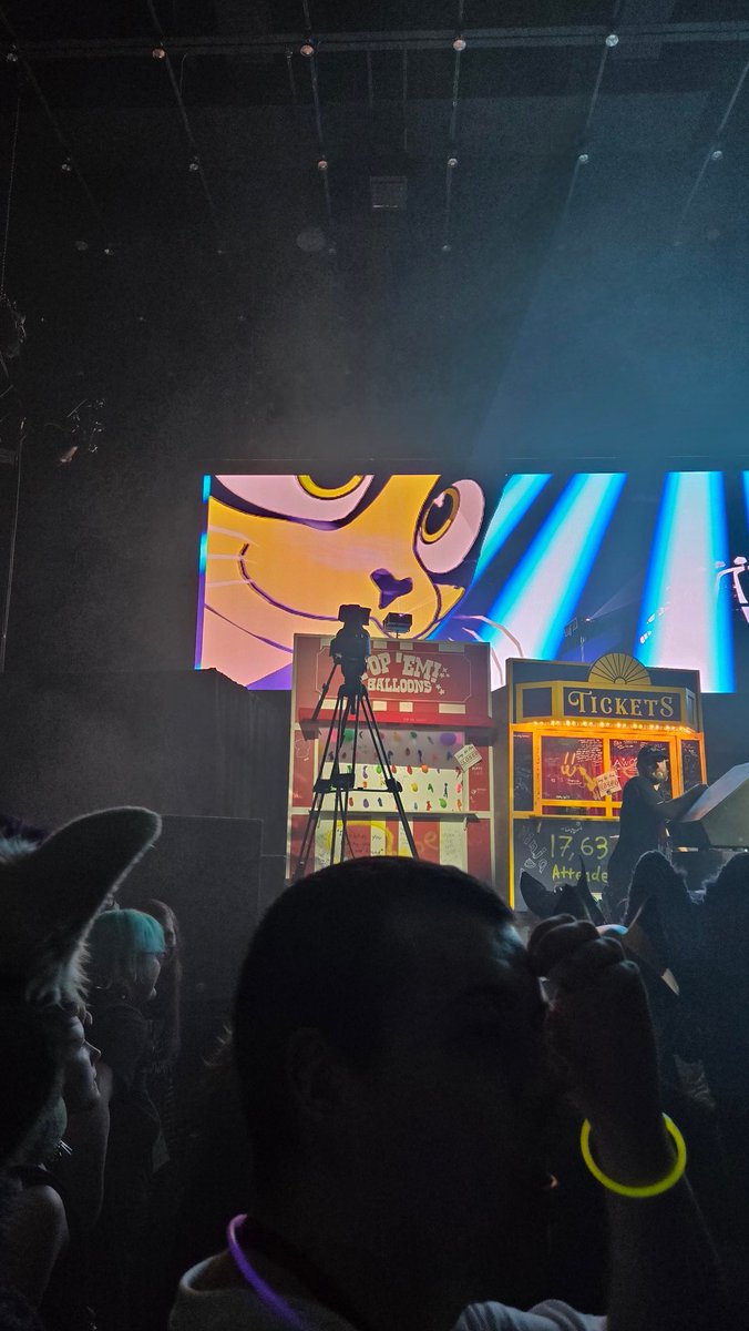 cj_6727's tweet photo. Now with the post-anthrocon kennywood meetup hosted by @KorvusTheKanine being over, my #Anthrocon2024 experience has come to an end. This has genuinely been one of the best weekends of my life and I can't thank the anthrocon team and my friends enough. https://t.co/1dRbTW7RzZ