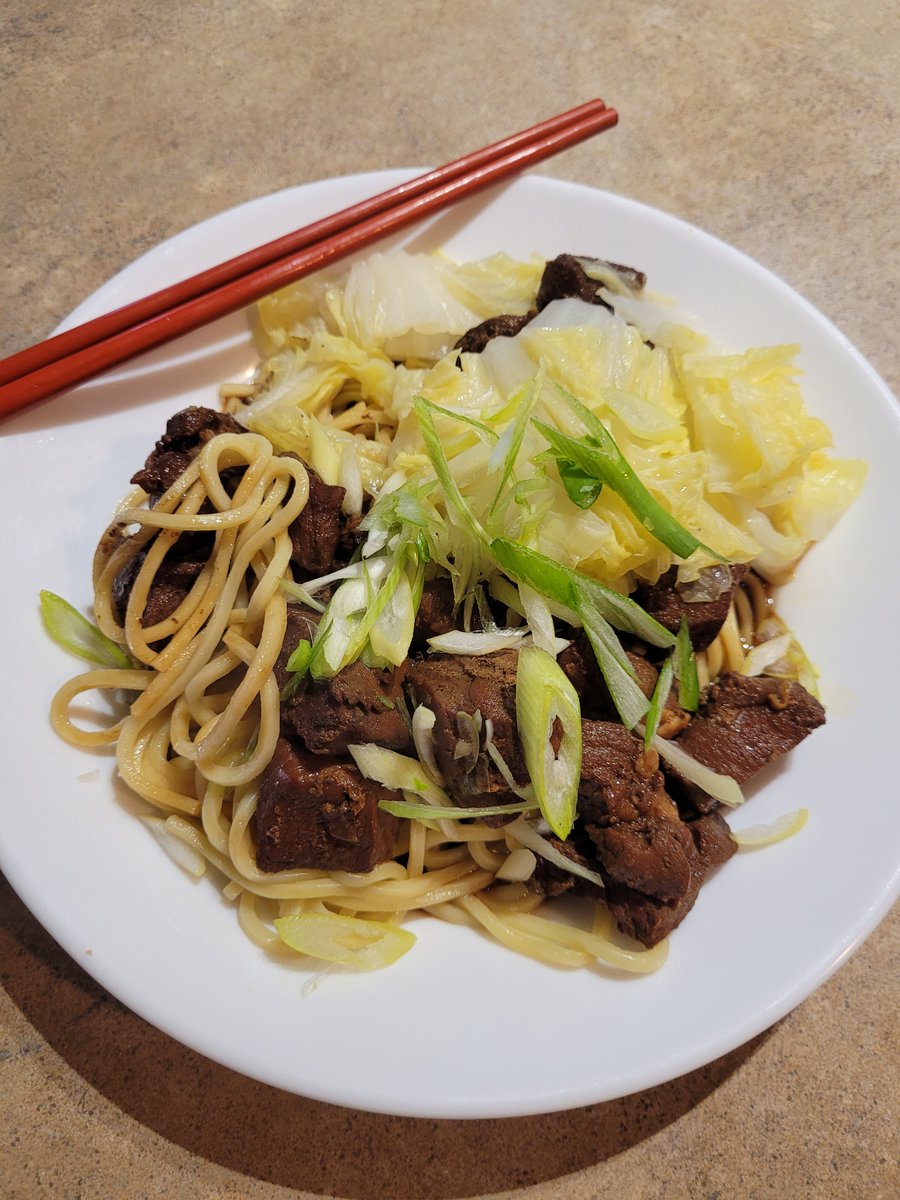 SoonLeeNZ's tweet photo. Pork pieces cooked in soy sauce (part of the weekend cookery) with noodles, bokchoy, and spring onion garnish. #cookingDiary #kai #food 🍜🍽️#CookingWithCheckpoint #SupperWithSusana
@CheckpointRNZ https://t.co/Bsi7wU43Rs