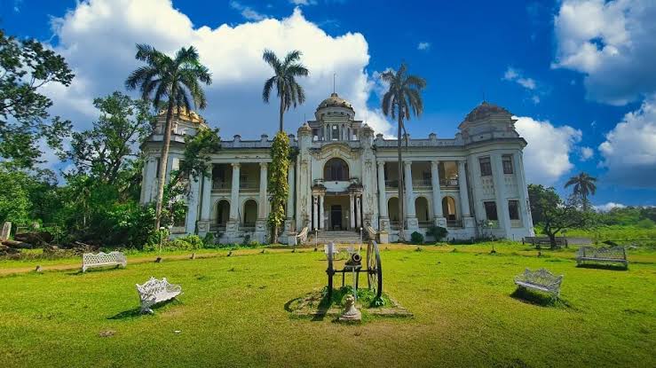 RitamappB's tweet image. Mahishadal Rajbari West Bengal: মহিষাদল রাজবাড়ির সম্পত্তি লুঠ। নাম জড়িয়েছে তৃণমূল নেতা থেকে ঠিকাদারের। প্রতিবাদ জানিয়ে জনস্বার্থ মামলা করার হুঁশিয়ারি। সিবিআই তদন্তের দাবি দিব্যেন্দু অধিকারীর।

#Mahishadal #Rajbari #Heritage #CBI #WestBengal #RitamBangla

(ফাইল ছবি)