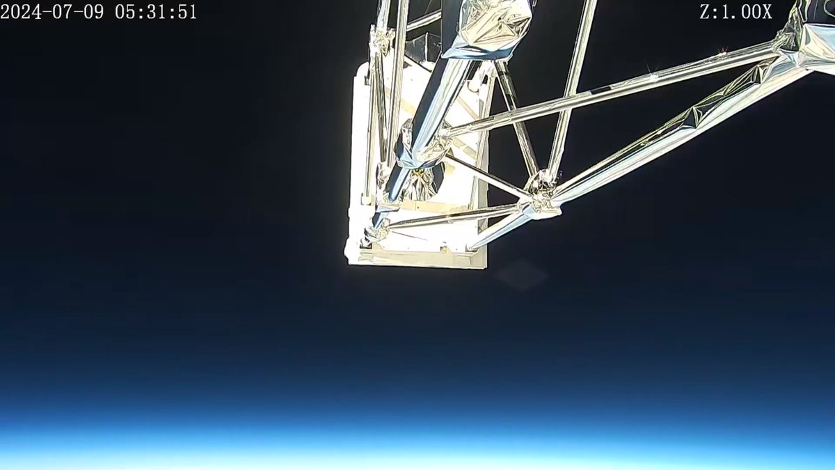 stratoballoon's tweet photo. XL-CALIBUR is streaming live from its onboard cameras

https://t.co/rq4Glhw6iY https://t.co/rIwQYcwmY5