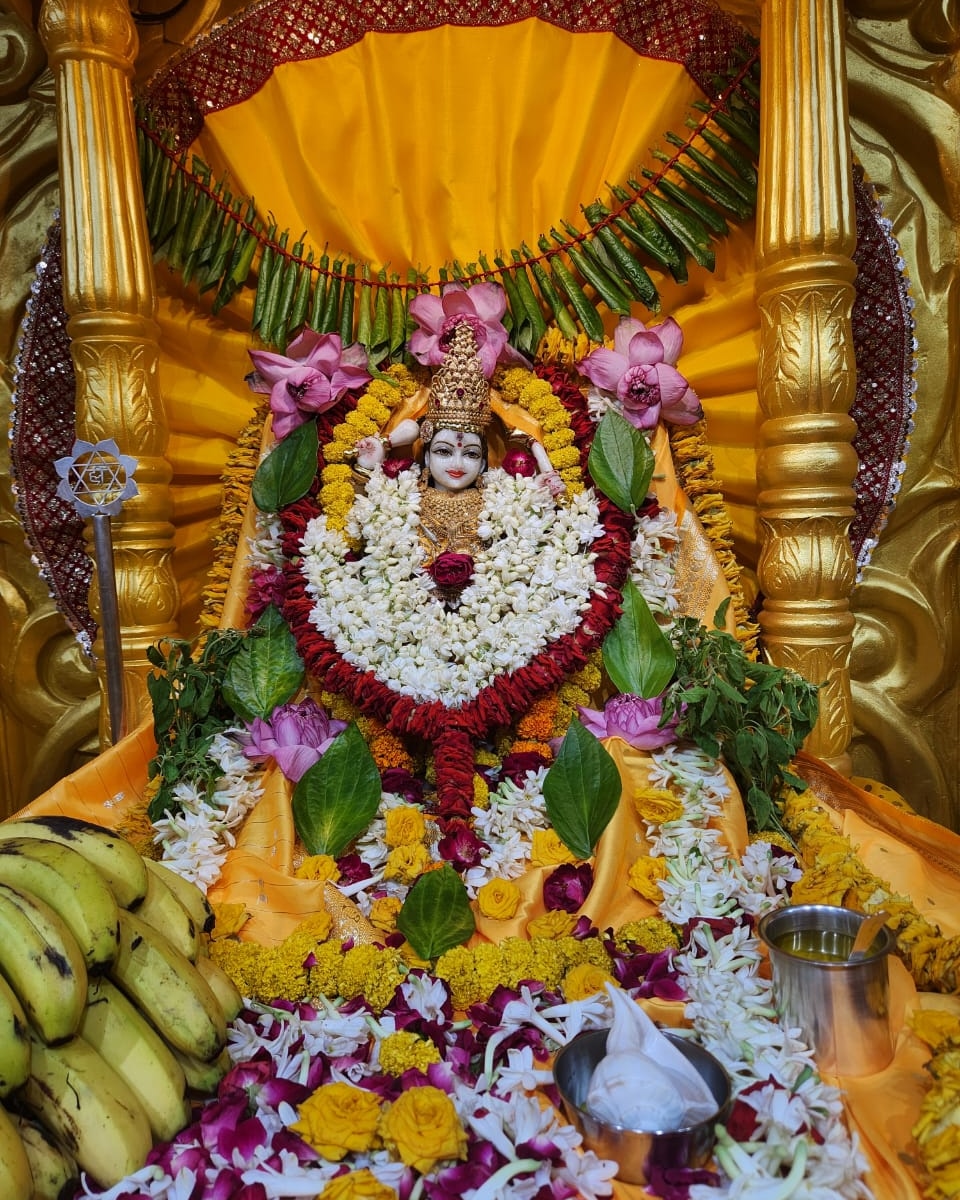 baglamukhipuja's tweet photo. माँ बगलामुखी अति दयालु हैं, वह अपने भक्तों को हर बाधा, बुरी शक्तिओं से बचाने वाली हैं। साधक को भी माँ का पूरे विधि विधान से माँ का आराधन करना चाहिए। https://t.co/mkIborXhj2