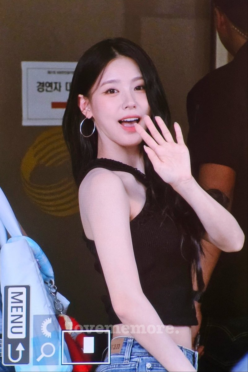 lovememore_my's tweet photo. 240709 며니 더시즌즈도 출근🐰 녹화 화이팅 !(•̀ᴗ•́)و ̑̑🍀
#여자아이들  #아이들 #GIDLE  #미연 #MIYEON https://t.co/88SPaZWAlb