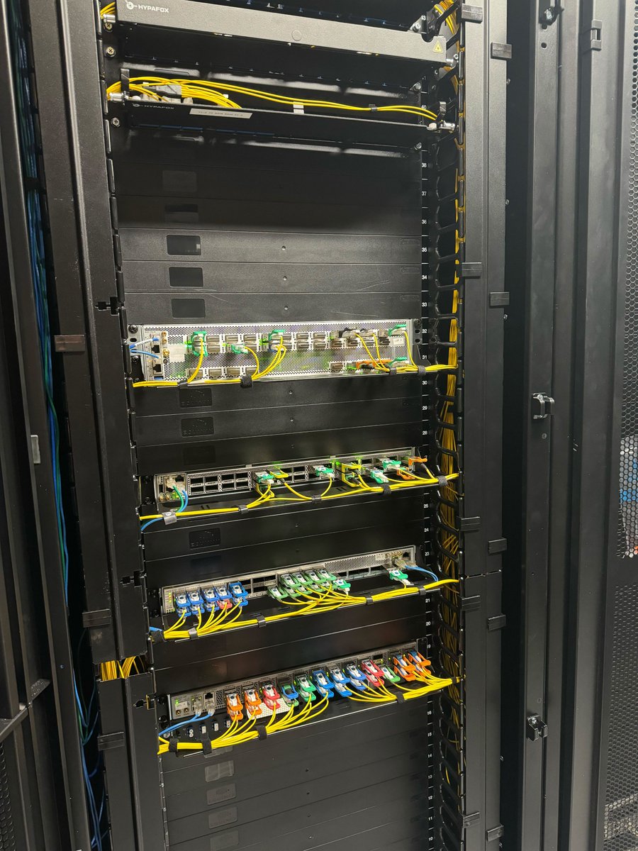 asn4764's tweet photo. We did it! The @Aussie_BB teams just crushed the new Core rebuild project. We have now the new fabric in production in Sydney. Huge thanks to everyone involved! #pushdastuff https://t.co/pvfZsbq5tc
