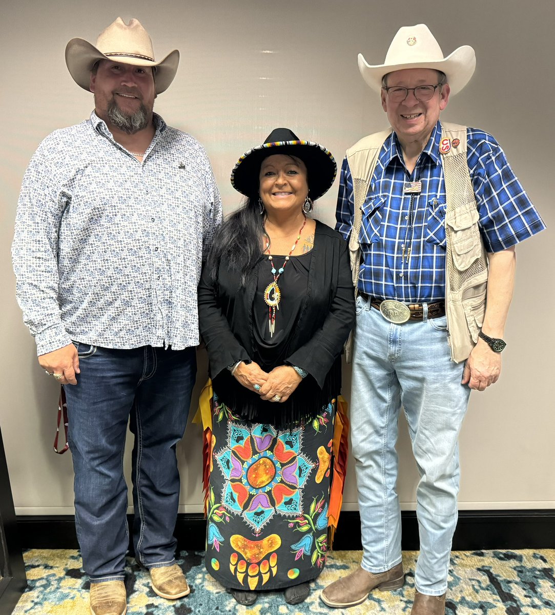 ThatChrisMcKee's tweet photo. Great day to catch up with @USDA and @AAFC_Canada ! Incredible leaders that we have the absolute pleasure of journeying alongside! Thanks to the @albertabeef for the incredible hospitality at the reception and we look forward to developing a steadfast partnership! @NCIAF_Canada https://t.co/KQo139FKTW