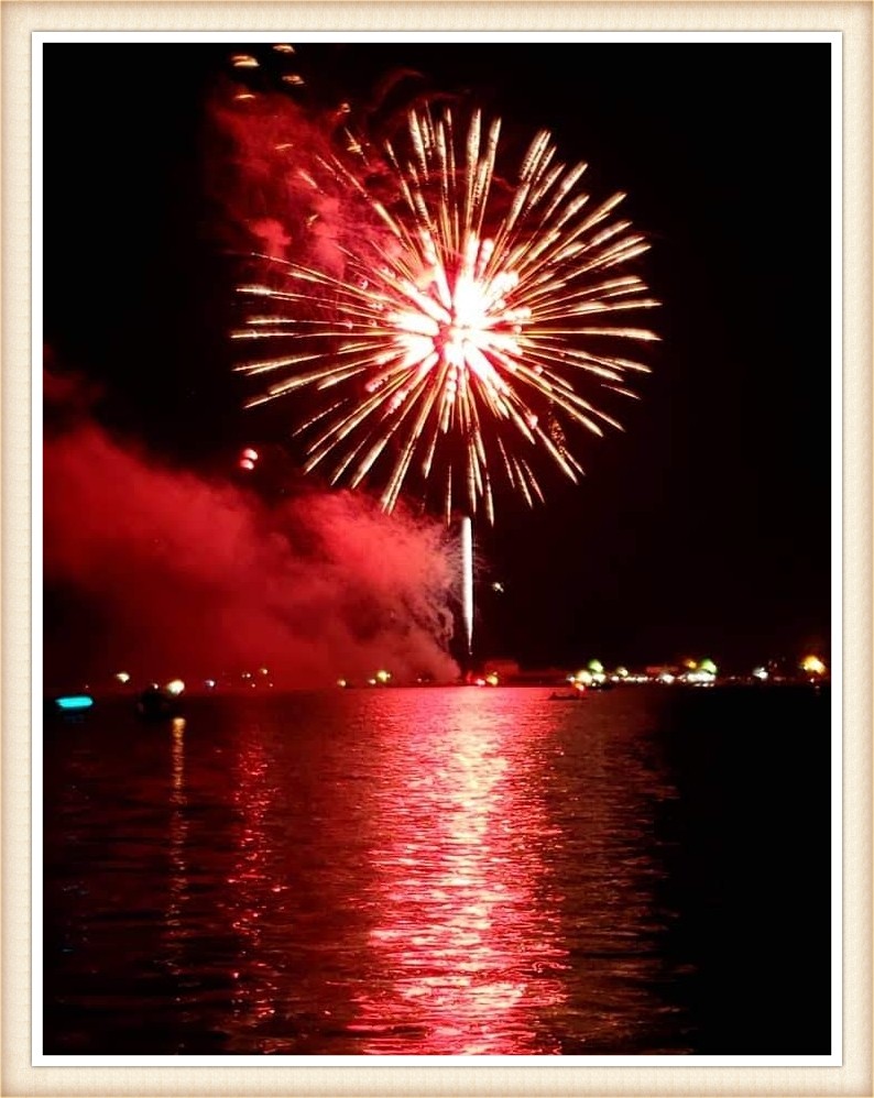 nothingyet's tweet image. A framed photo of fireworks for @rhysiedarby who WON IN OUR HEARTS. 🎉