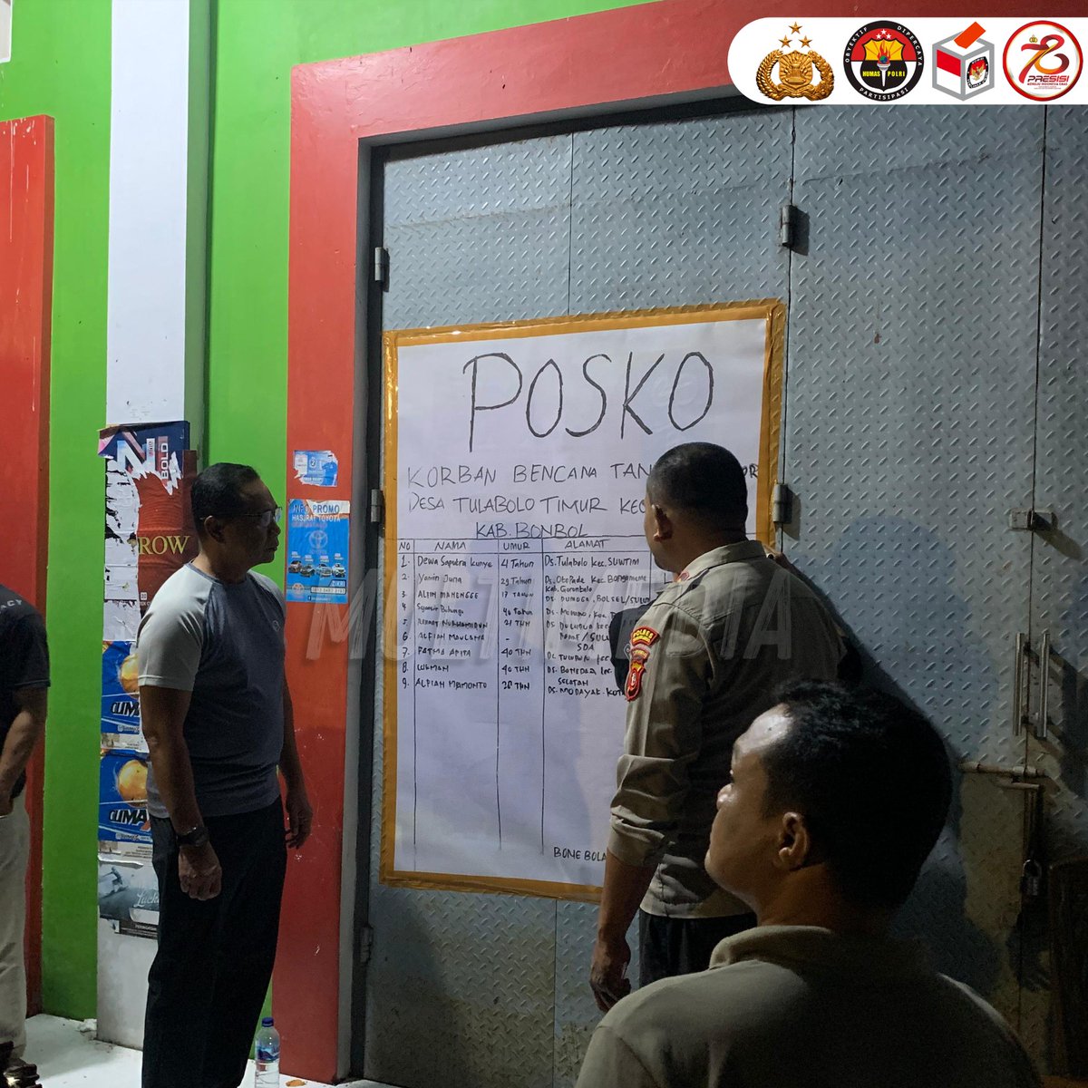 HumasPoldaJatim's tweet photo. Polri melalui Polda Gorontalo terus berupaya melakukan pencarian dan mengevakuasi masyarakat yang terdampak bencana alam tanah longsor di Kecamatan Suwawa Timur, Kabupaten Bone Bolango, Gorontalo. 
Wujud Bentuk Simpati #BersamaHadapiBencana https://t.co/XhAzcaVEo1