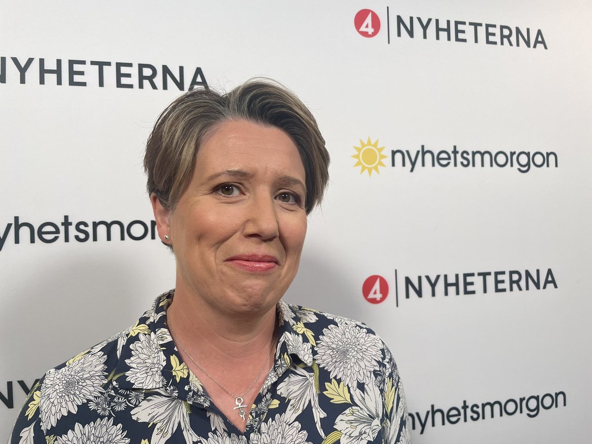 Jag är nysminkad och redo för att dyka upp strax i Nyhetsmorgon på TV4!