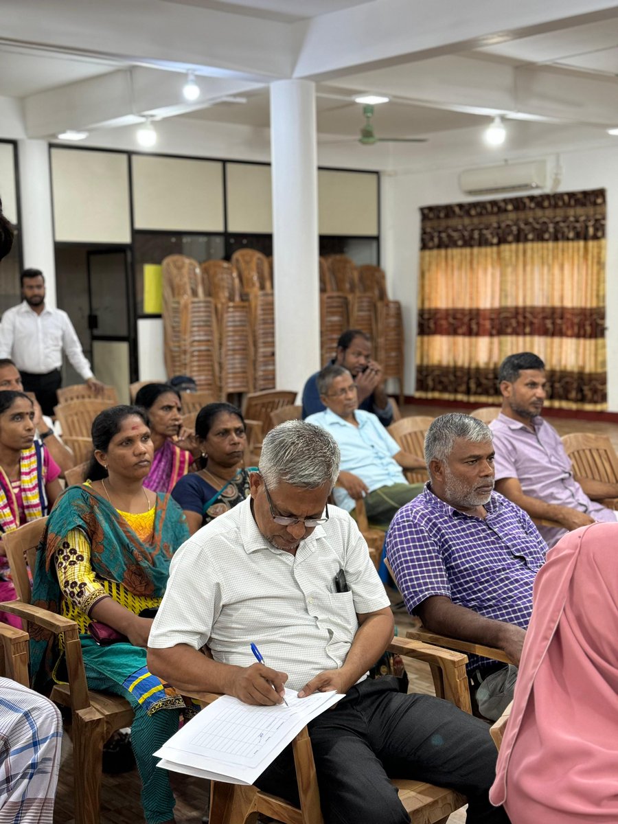 📍We are in Ampara today! 

Along with the support of the District Office of the National Craft Council, the workshop will focus on identifying and assessing the direct and indirect impacts of climate change on local communities engaged in the handloom industry in Ampara 🧵☀️