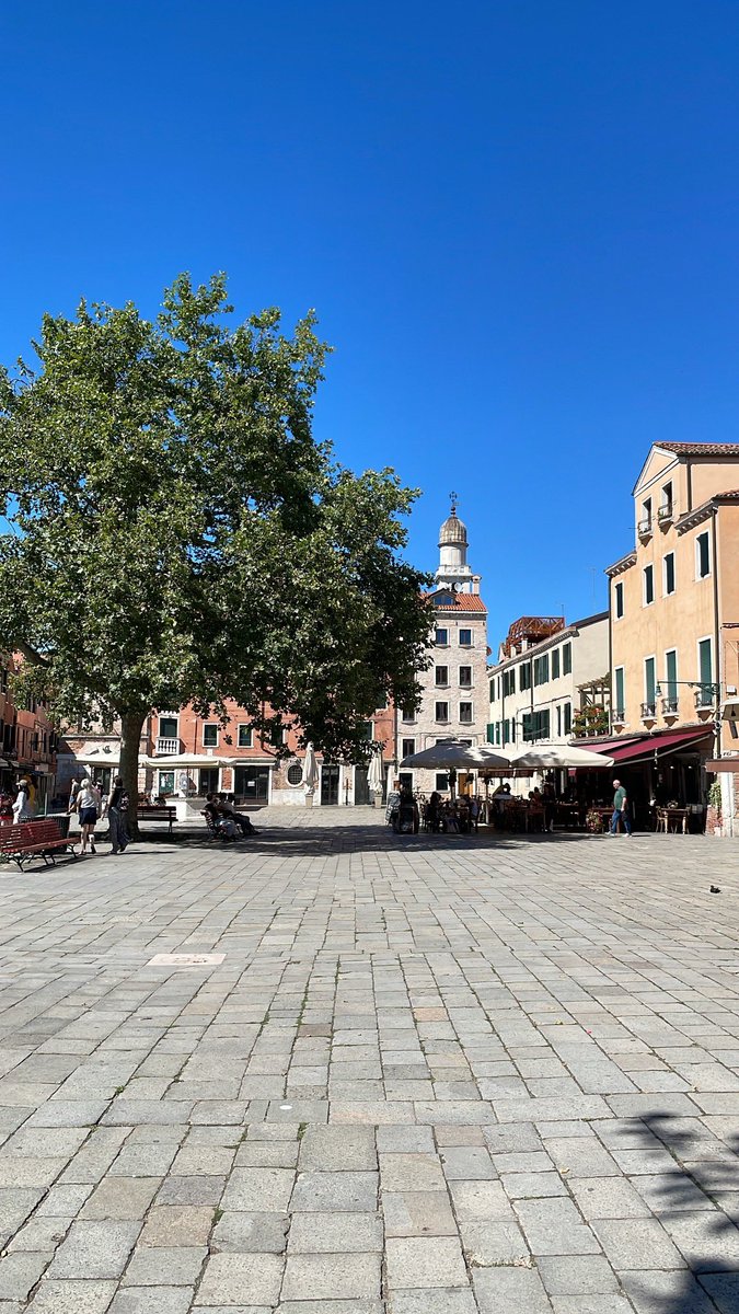 ☀ «Il segreto del successo è fare le cose comuni in un modo insolito» (John D. Rockefeller). Buona giornata, amici!

#9luglio