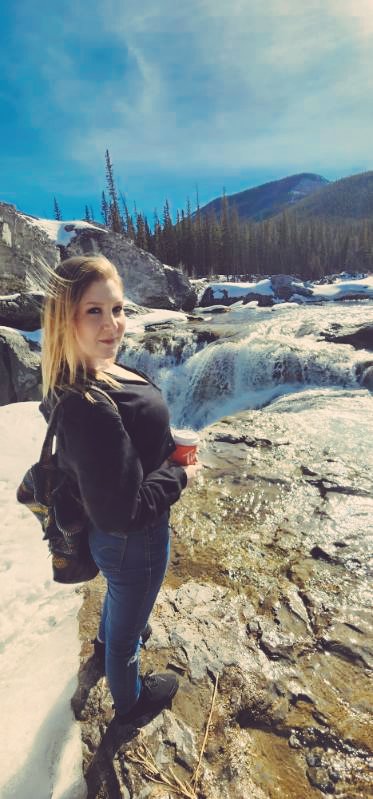 StayHighFeelfly's tweet photo. Drink at the waterfall :) 
#l4l #summer #chilling https://t.co/1auKr53dRV