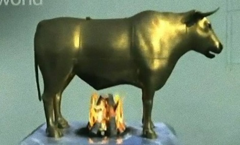 ファラリスの雄牛【Brazen bull】真鍮で鋳造された、中が空洞の雄牛の