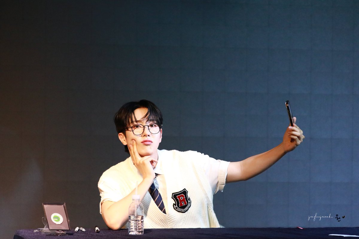 jongheejaeand_'s tweet photo. 240705
SEVENUS 위드뮤 대면 팬사인회
MZ세대 미남 유희재
#SEVENUS #세븐어스 
#희재 #熙宰 #Heejae 
-
照片禁止二改，轉載請標出處 https://t.co/lQ5OogNLUr