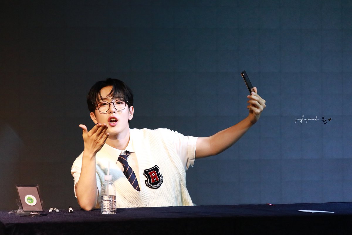 jongheejaeand_'s tweet photo. 240705
SEVENUS 위드뮤 대면 팬사인회
MZ세대 미남 유희재
#SEVENUS #세븐어스 
#희재 #熙宰 #Heejae 
-
照片禁止二改，轉載請標出處 https://t.co/lQ5OogNLUr
