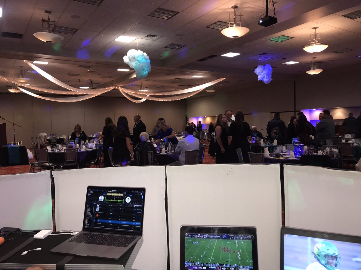 plug_in_broz's tweet photo. Birthdays, Reunions, Anniversaries, Graduation, School Dances and all other events cost begin at just $125.00 per hour Includes: Sound System, Wireless Mic, Emcee Services and lights for the Dance floor. $125.00 per hour 3 Hour Minimum Applies
Basic package includes- $695.00 https://t.co/6PKYpuTuCU