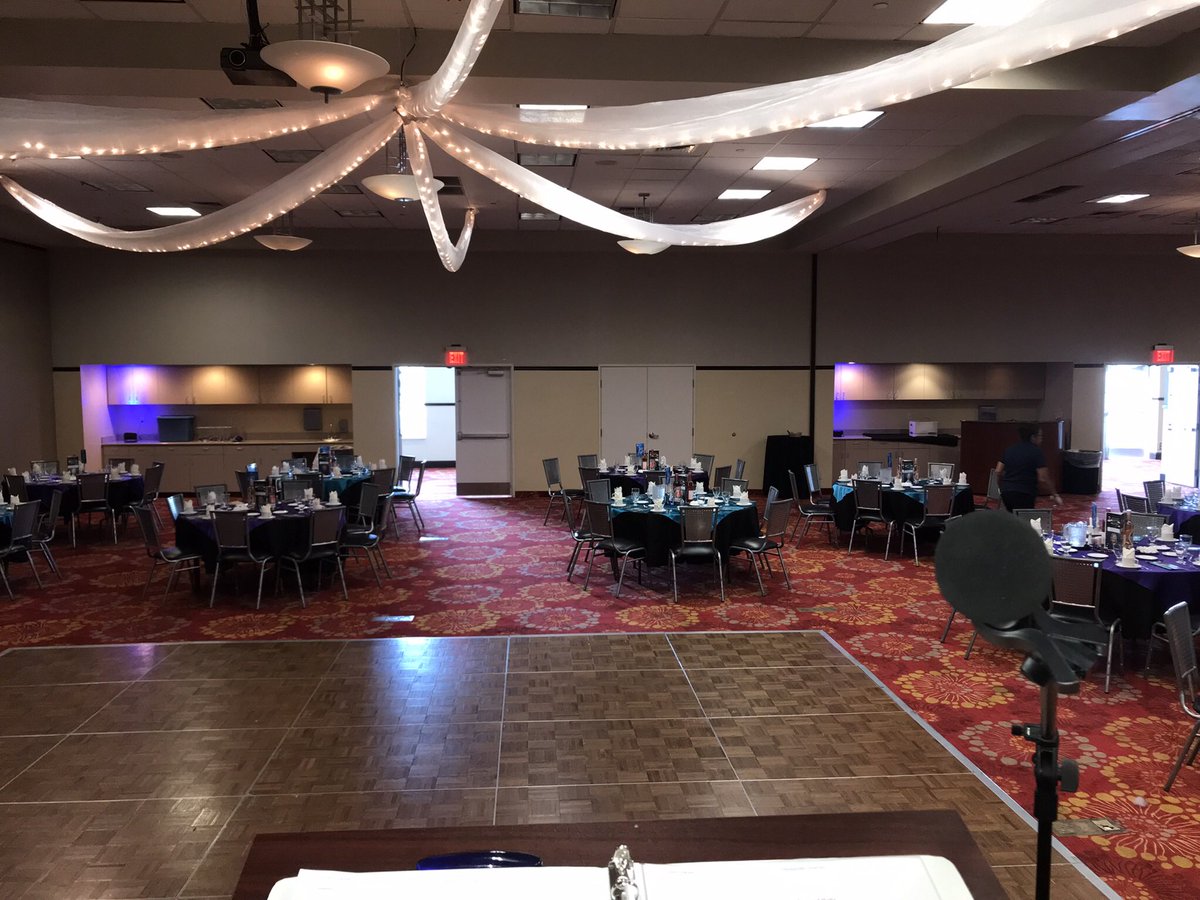 plug_in_broz's tweet photo. Birthdays, Reunions, Anniversaries, Graduation, School Dances and all other events cost begin at just $125.00 per hour Includes: Sound System, Wireless Mic, Emcee Services and lights for the Dance floor. $125.00 per hour 3 Hour Minimum Applies
Basic package includes- $695.00 https://t.co/6PKYpuTuCU