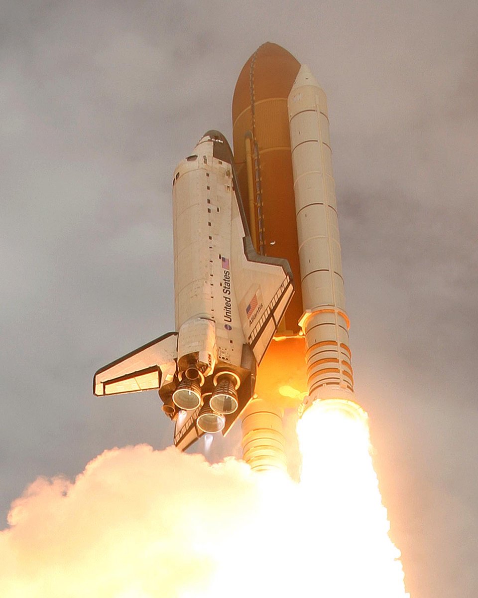 billmeco's tweet photo. #OTD July 8, 2011 The last #Launch of the #SpaceShuttle program #STS135 #Atlantis #ov104 @KSC #LC39 #Nasa https://t.co/727CMq4dnZ https://t.co/PWyIIFQNY6