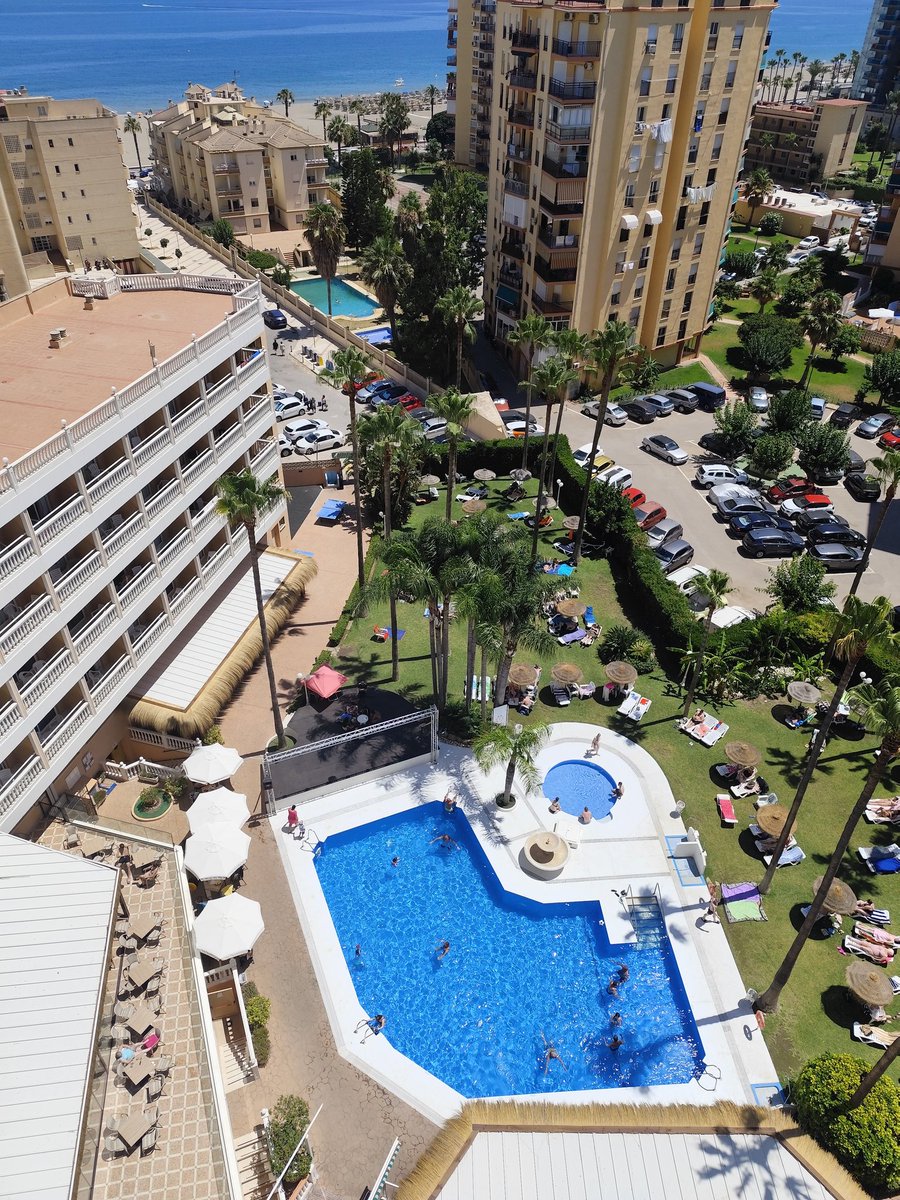 Elio301277's tweet image. 🏊🏊🏊 Que ganas tenía 🥰🥳 #yolovalgo #yanolloromas #positivo #valiente #fuerte #sisepuede #sisequieresepuede #Córdoba #Andalucía #España #LaCarlota #Malaga #Torremolinos #ParasolGarden #Dorove #playa #Verano2024