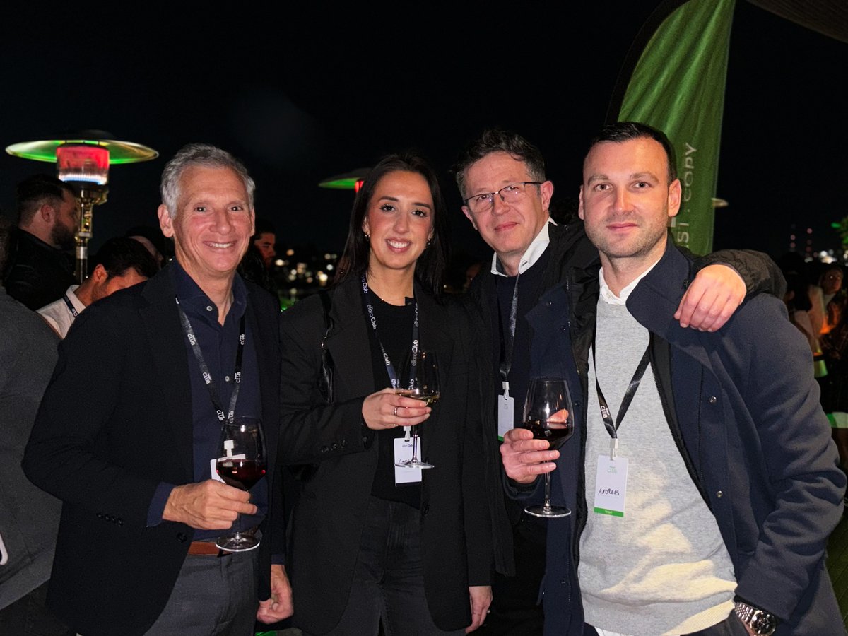 eToroAU's tweet photo. Sydney bringing the energy!🔥💪

What an amazing night at Barangaroo Smoke Bar for our Sydney #eToroClub event! 

A huge thank you to all our investors who made the event memorable. 

Some snaps from the night 👇📸 https://t.co/tsnXdsiPK3