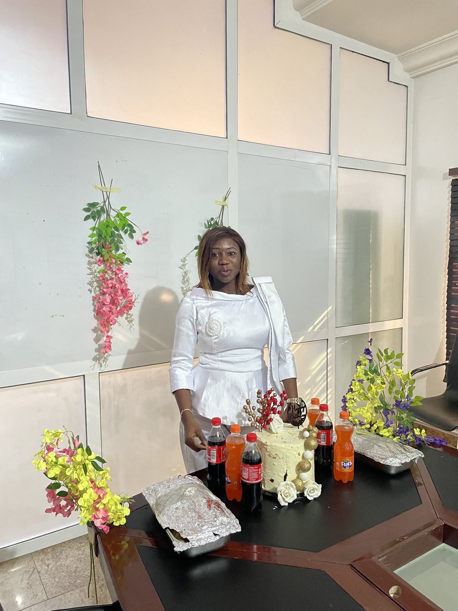 OlagoldPrecious's tweet photo. I started a new year yesterday. Super happy alive 🙏🎊🎉🎊🎉💃. You can say a word of prayer if you see this on your timeline. https://t.co/0g9rzMzmxM
