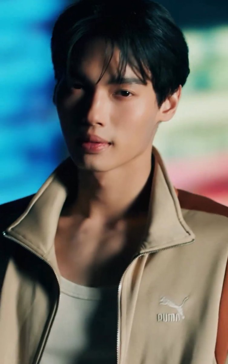 win win look dee 5 Years 💚 🐇 tweet media