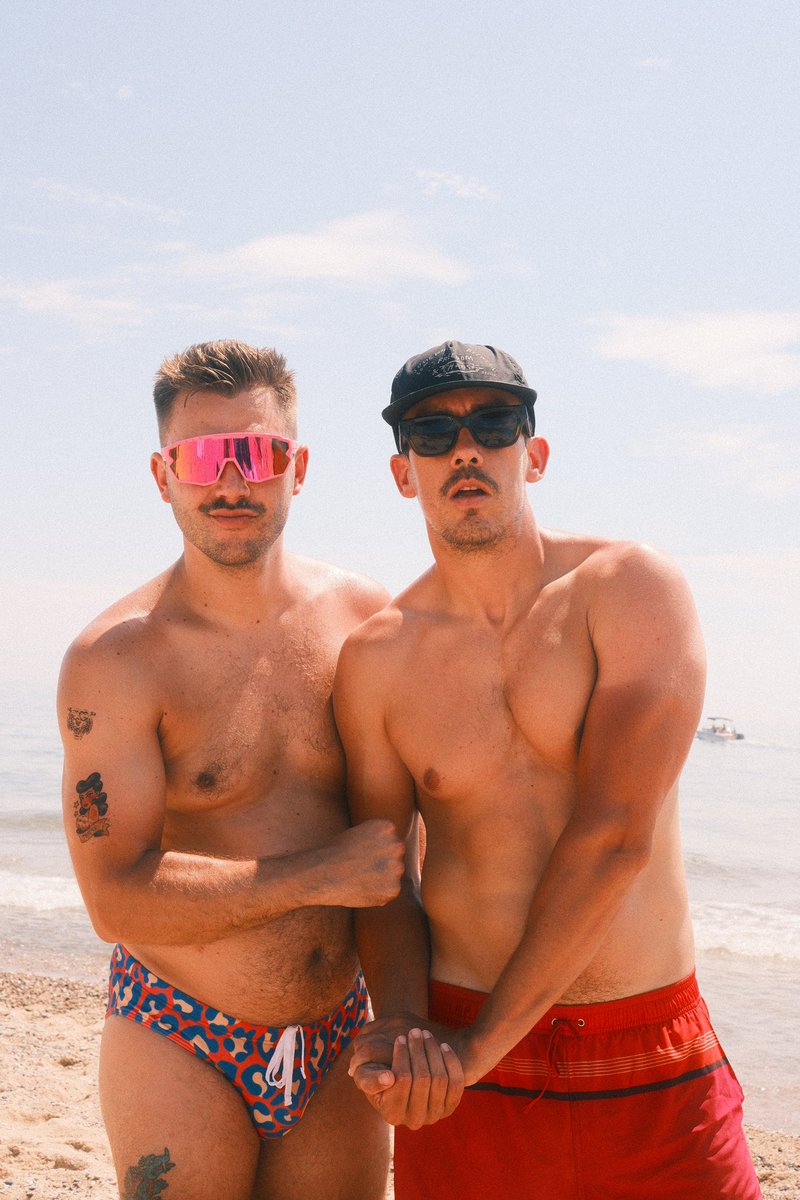 mmmmmaxwell's tweet image. BOY BEACHIN’