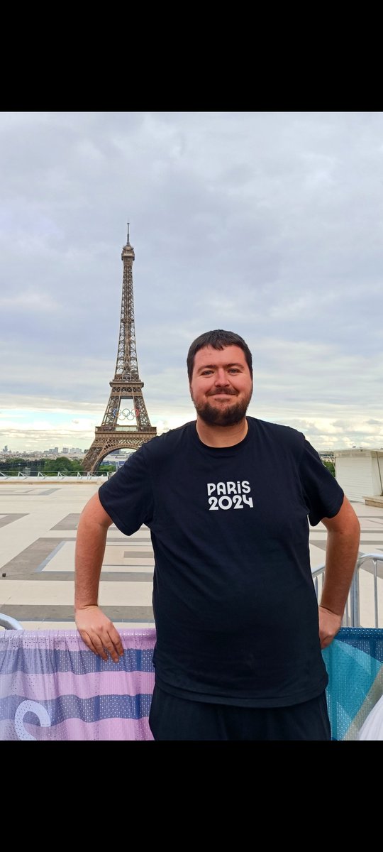 WiSTOCKER's tweet image. Petite pose au Trocadéro, avec la dame de fer en fond 🗼 #Nouvellephotodeprofil