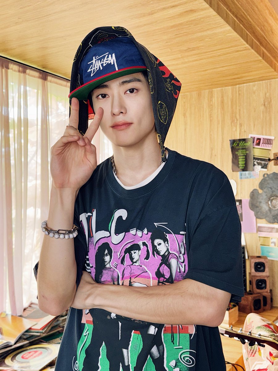 📸WALK JACKET BEHIND PHOTO🚶‍♂️👣 #JAEHYUN #NCT127 #WALK