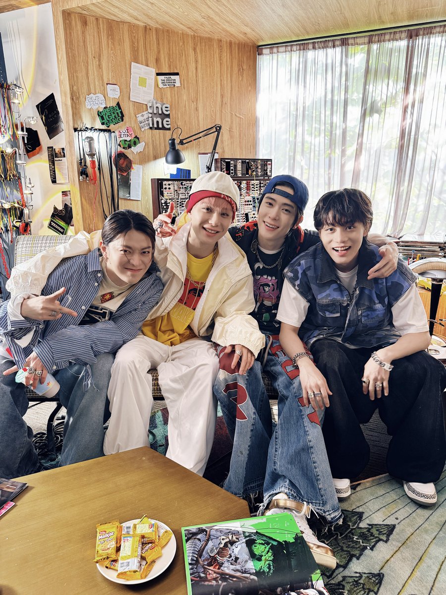 📸WALK JACKET BEHIND PHOTO🚶‍♂️👣 #NCT127 #NCT127 #WALK