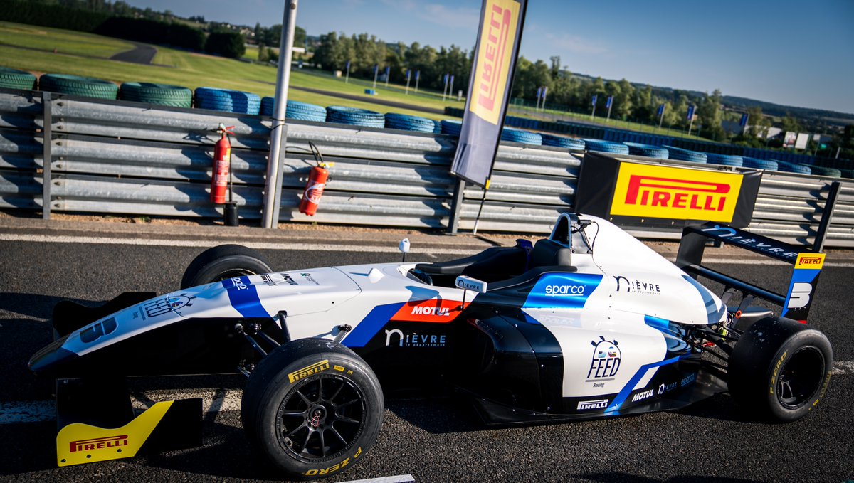 FEEDRacingFR's tweet photo. 😍 What a skin! Toujours aussi émerveillé(e)s?
🎨🖌️ @enkeydesign
#feedracingfrance #FEEDRacing #F4 #F4FFSA #FFSAAcademy https://t.co/MDkw1pWuKY