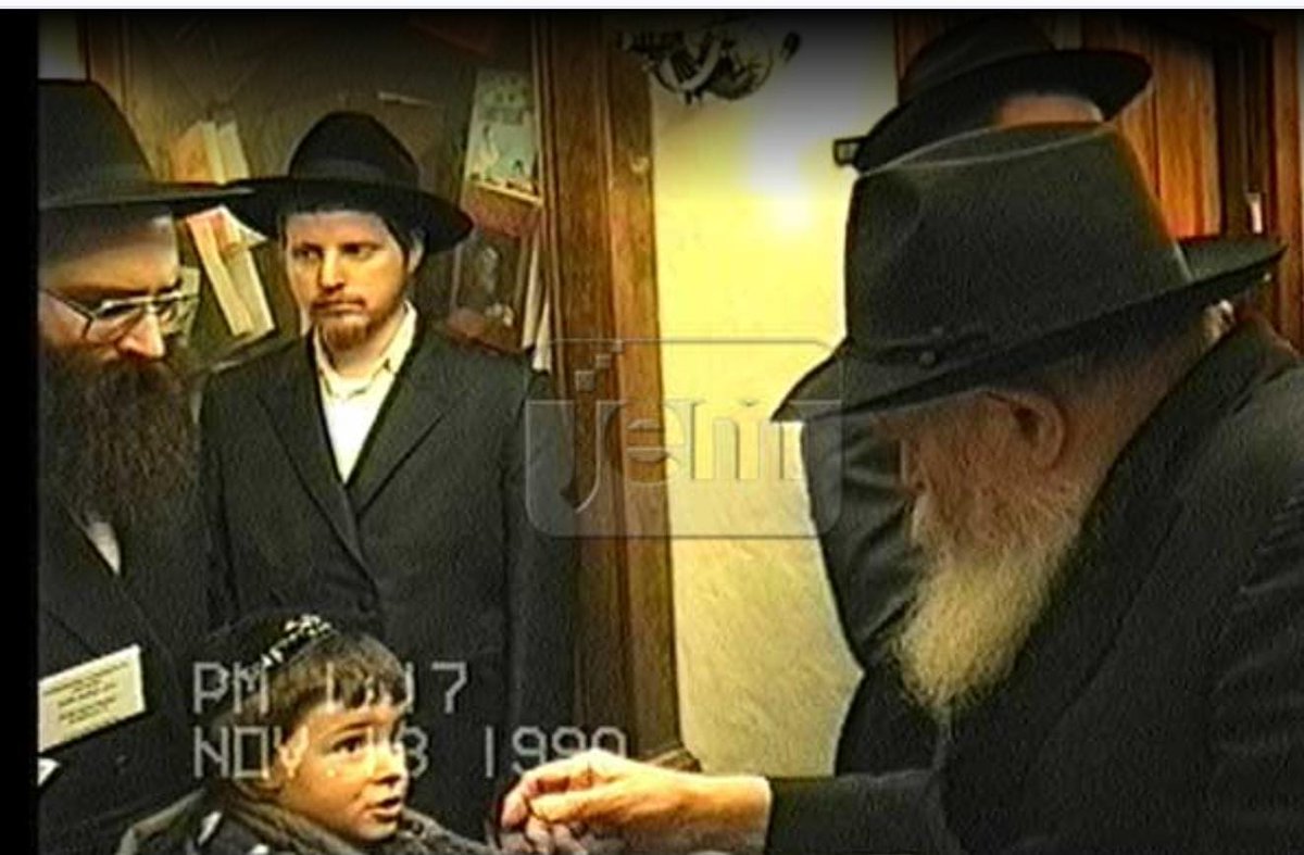 BingRabbi's tweet photo. @jacklanger Thanks to @JEMediaOrg new face recognition feature, found these three new photos I didn't know existed!

Filled with GRATITUDE to Hashem (&amp; my folks, the facilitators) for these memorable &amp; powerful moments, and a sense of EMPOWERMENT to perpetuate #theRebbe's message further https://t.co/vyIbfX1yTf