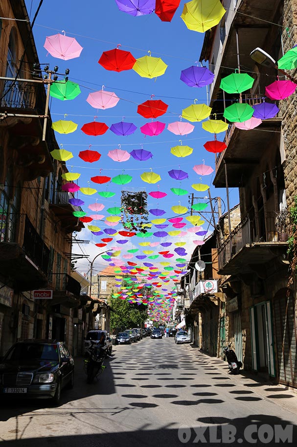 onefineart's tweet photo. The beautiful old souk of Hasroun with the Umbrellas... and of course the lovely young ladies posing in front of the camera - https://t.co/QupEaHtcuw
#lebanon #oldsouk #hasroun #umbrellas #younglady #lebanongirl #girls #beautifulladies #beautifullady #lovelylady https://t.co/vSp53USsQK
