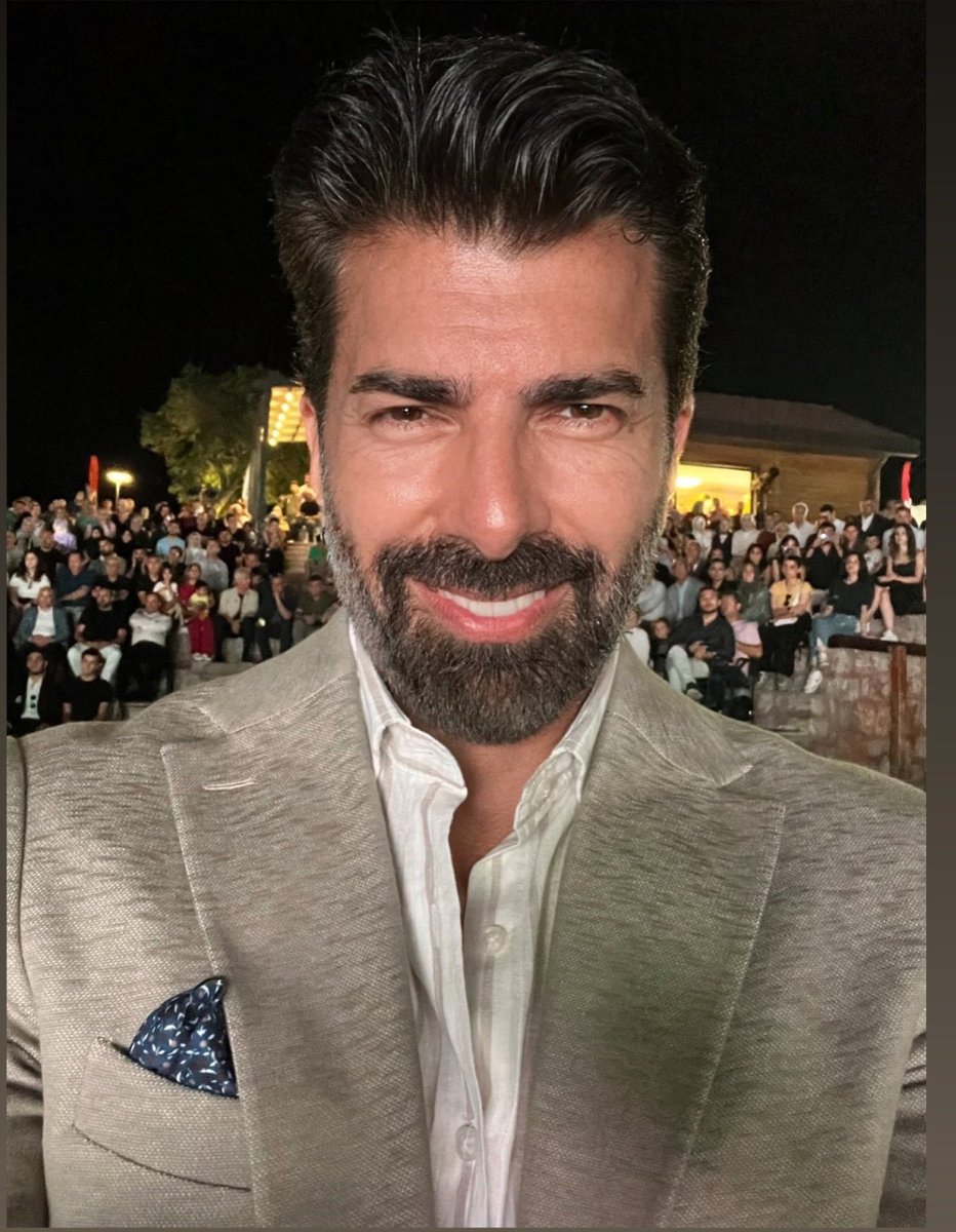 diziyolcusu's tweet photo. "Yaşam Boyu Meslek Onur Ödülü"nün sahibi #Esaret'in başarılı oyuncusu #CenkTorun oldu.👏 Nice ödüllere💥 https://t.co/ajXj8eDaiN