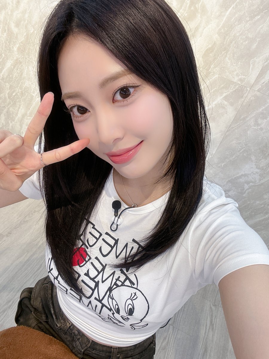fanvatar_tvlab's tweet image. ✨FANVATAR Behind Photo✨

위클리가 너무 빛이 나서
이제 다른 건 눈에 들어오지도 않아...😵‍💫

@_Weeekly

#위클리 #Weeekly  #팬바타
#Weeekly_LIGHTS_ON
#이재희 #LEEJAEHEE
#지한 #JIHAN
#조아 #ZOA