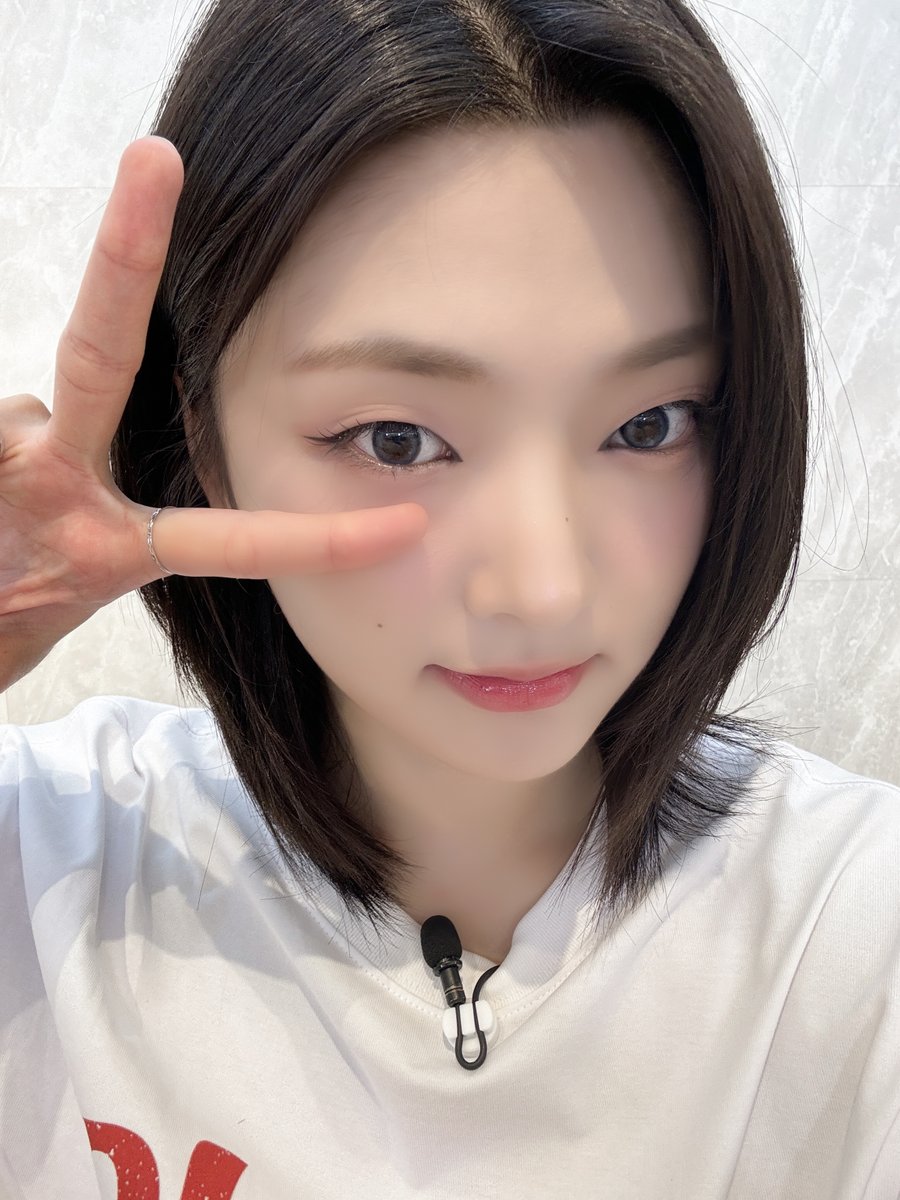 fanvatar_tvlab's tweet image. ✨FANVATAR Behind Photo✨

위클리가 너무 빛이 나서
이제 다른 건 눈에 들어오지도 않아...😵‍💫

@_Weeekly

#위클리 #Weeekly  #팬바타
#Weeekly_LIGHTS_ON
#이수진 #LEESOOJIN
#먼데이 #MONDAY
#박소은 #PARKSOEUN