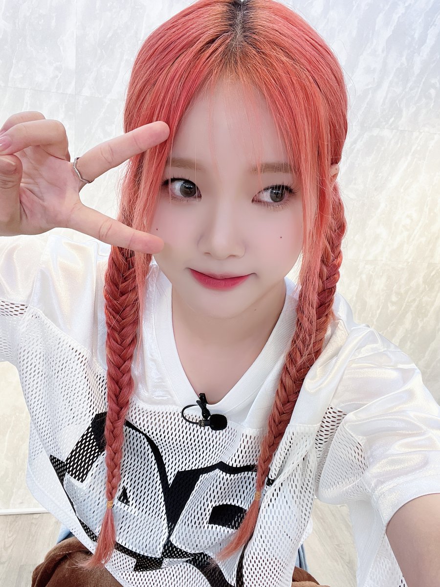 fanvatar_tvlab's tweet image. ✨FANVATAR Behind Photo✨

위클리가 너무 빛이 나서
이제 다른 건 눈에 들어오지도 않아...😵‍💫

@_Weeekly

#위클리 #Weeekly  #팬바타
#Weeekly_LIGHTS_ON
#이수진 #LEESOOJIN
#먼데이 #MONDAY
#박소은 #PARKSOEUN