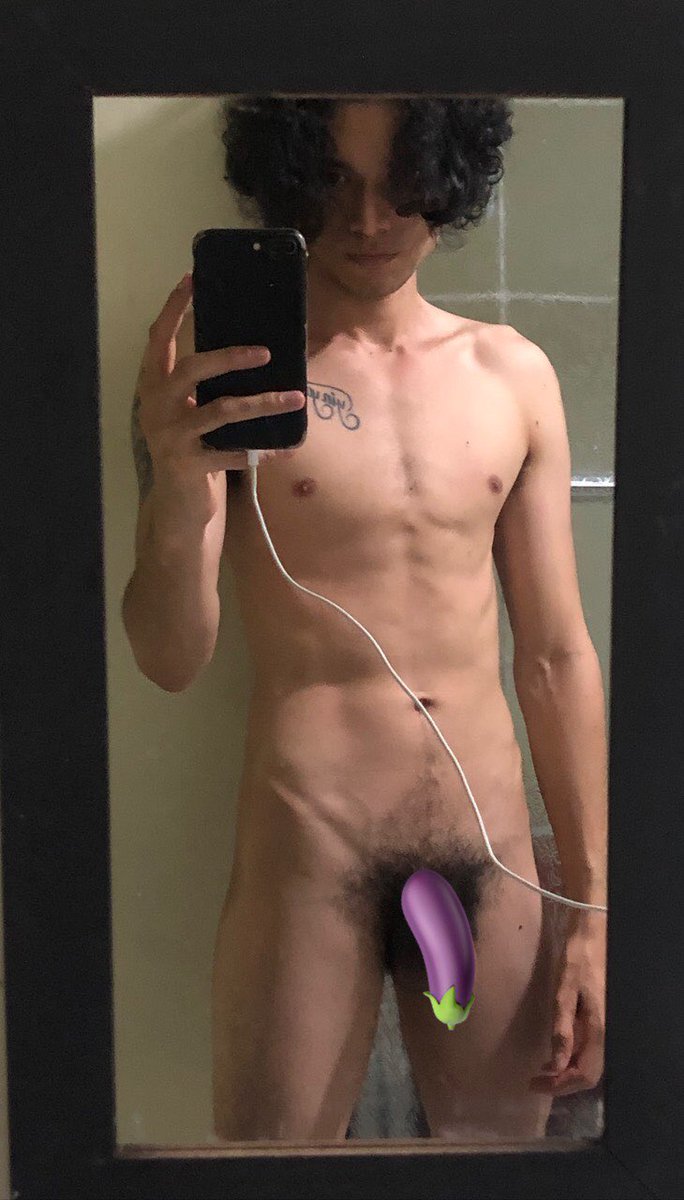 KzBoox's tweet photo. Que frío 🥶 

Vente y nos calentamos!! 😏💦🔥

Ya estás en mi Telegram? 

Links: https://t.co/8ztjIOVpYs https://t.co/bgZdRjtIp3