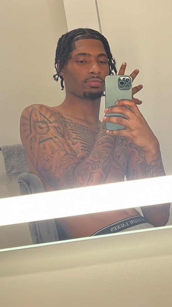 REALDONJUANN's tweet photo. 1:58 https://t.co/EOUkX45G8q