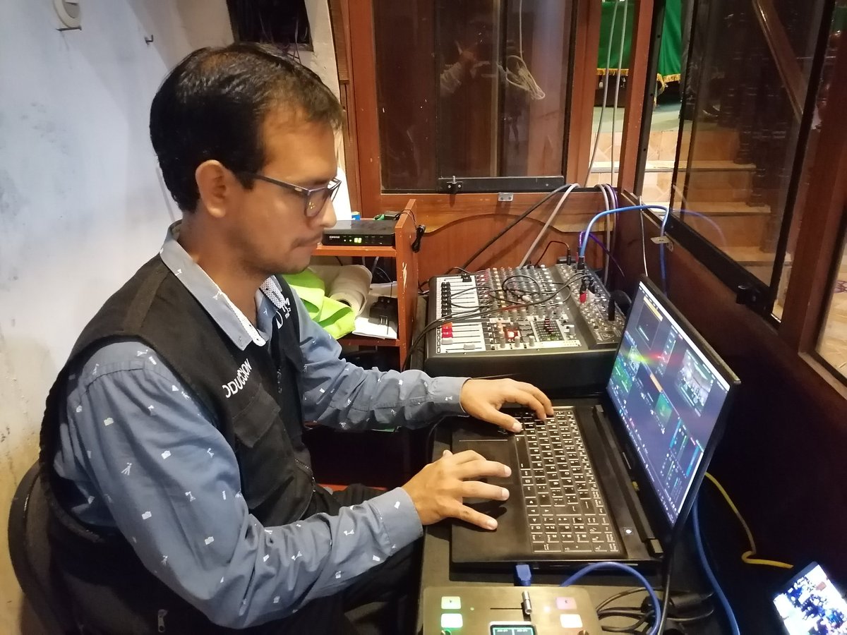 memo_2_91's tweet photo. Realizando un Streaming
#Pasión_por_lo_que_hago
#Streamig
#MemoVega https://t.co/coMPb7QXq5